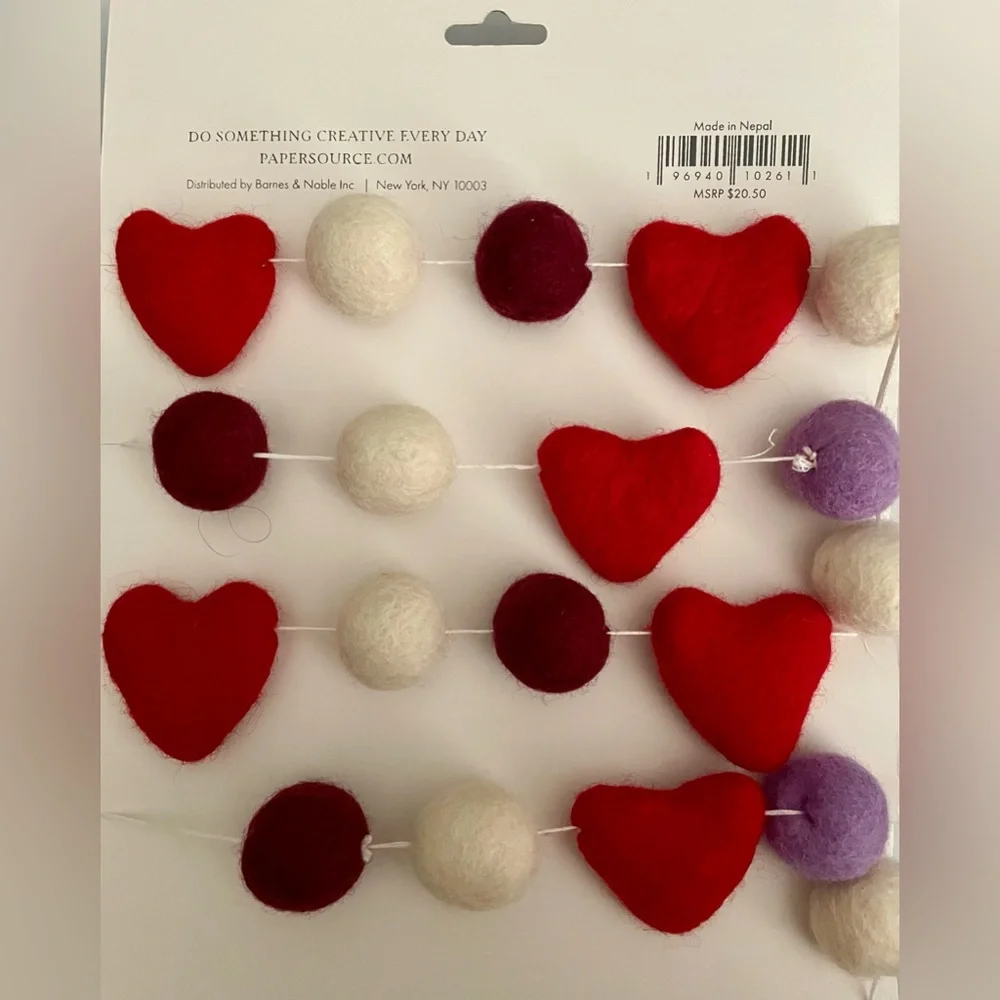 Paper Source Vibrant Heart 💕 Pom Felt Garland